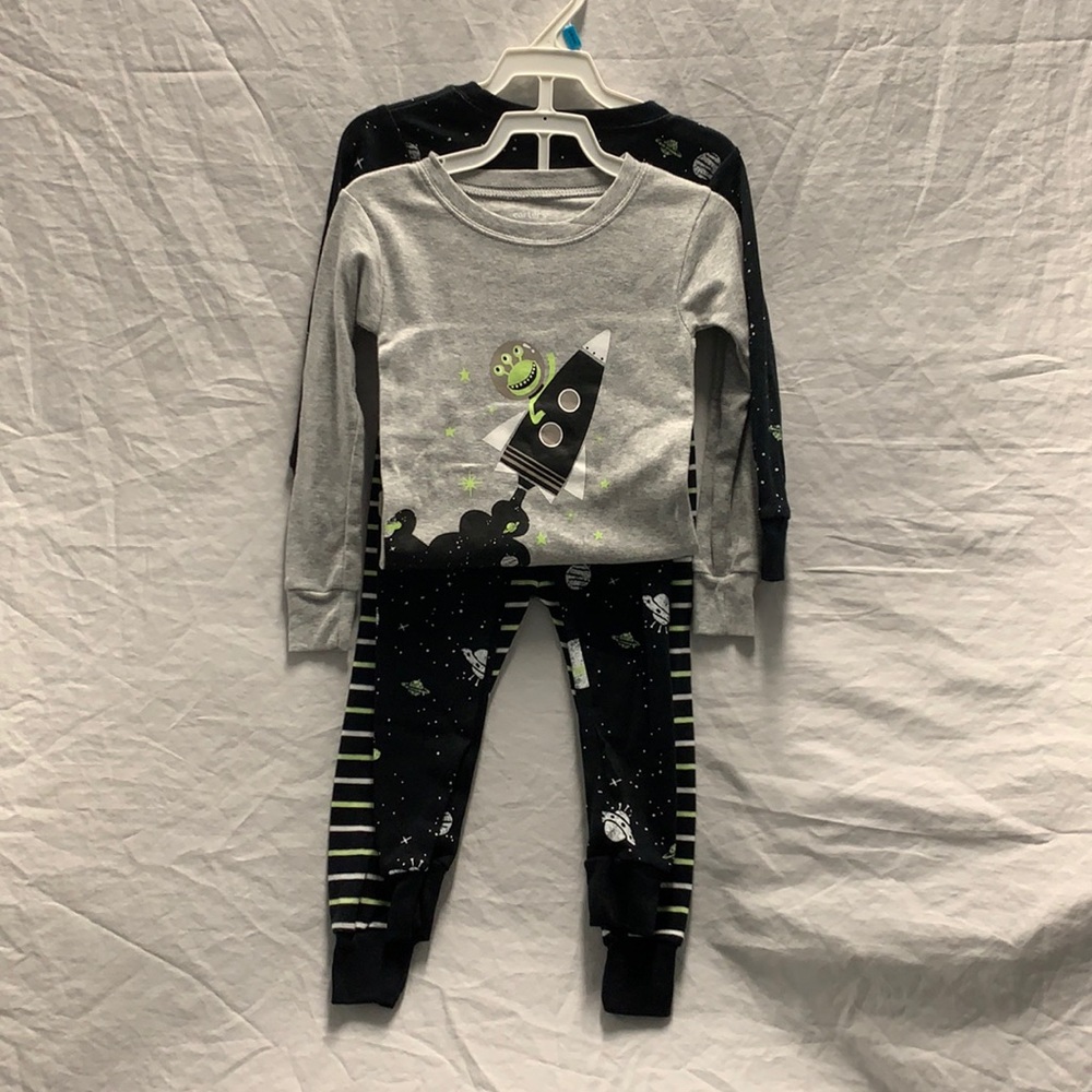 Carter’s 24 months PJ set 2 piece